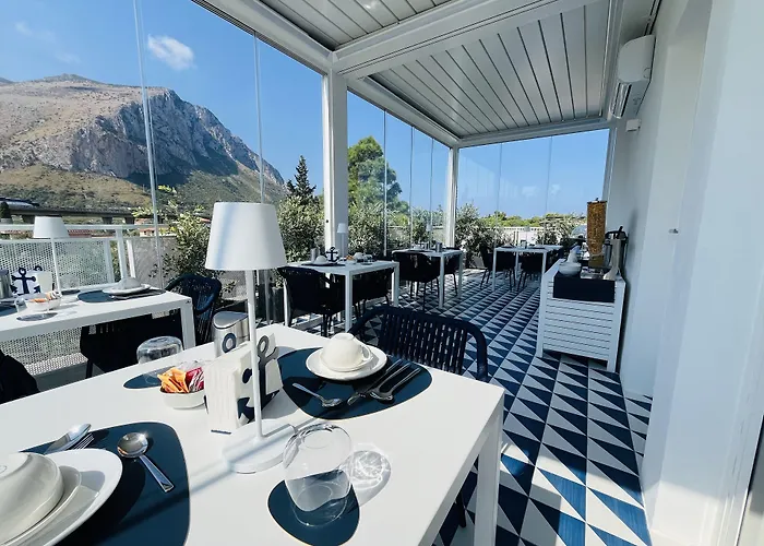 Couette-café Marina Boutique 4*